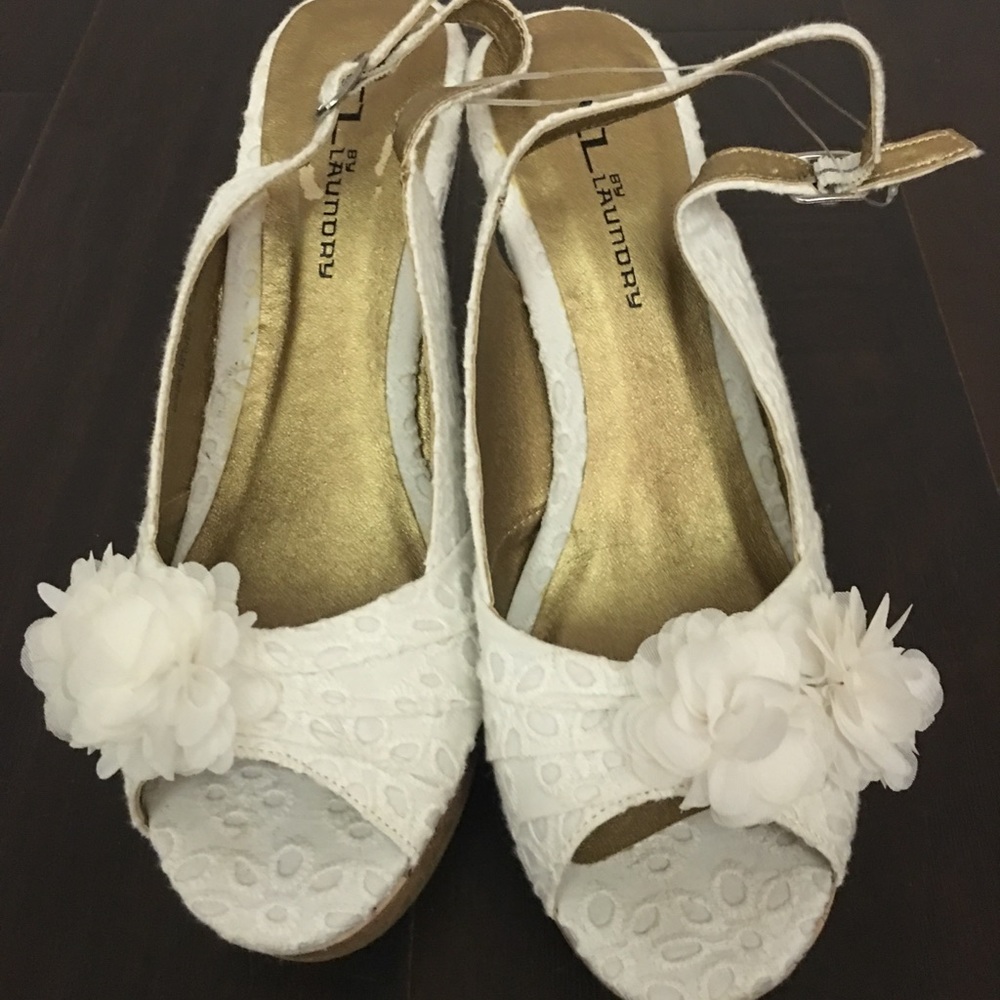 NWOT. CL by Laundry wedge heels. Size 8